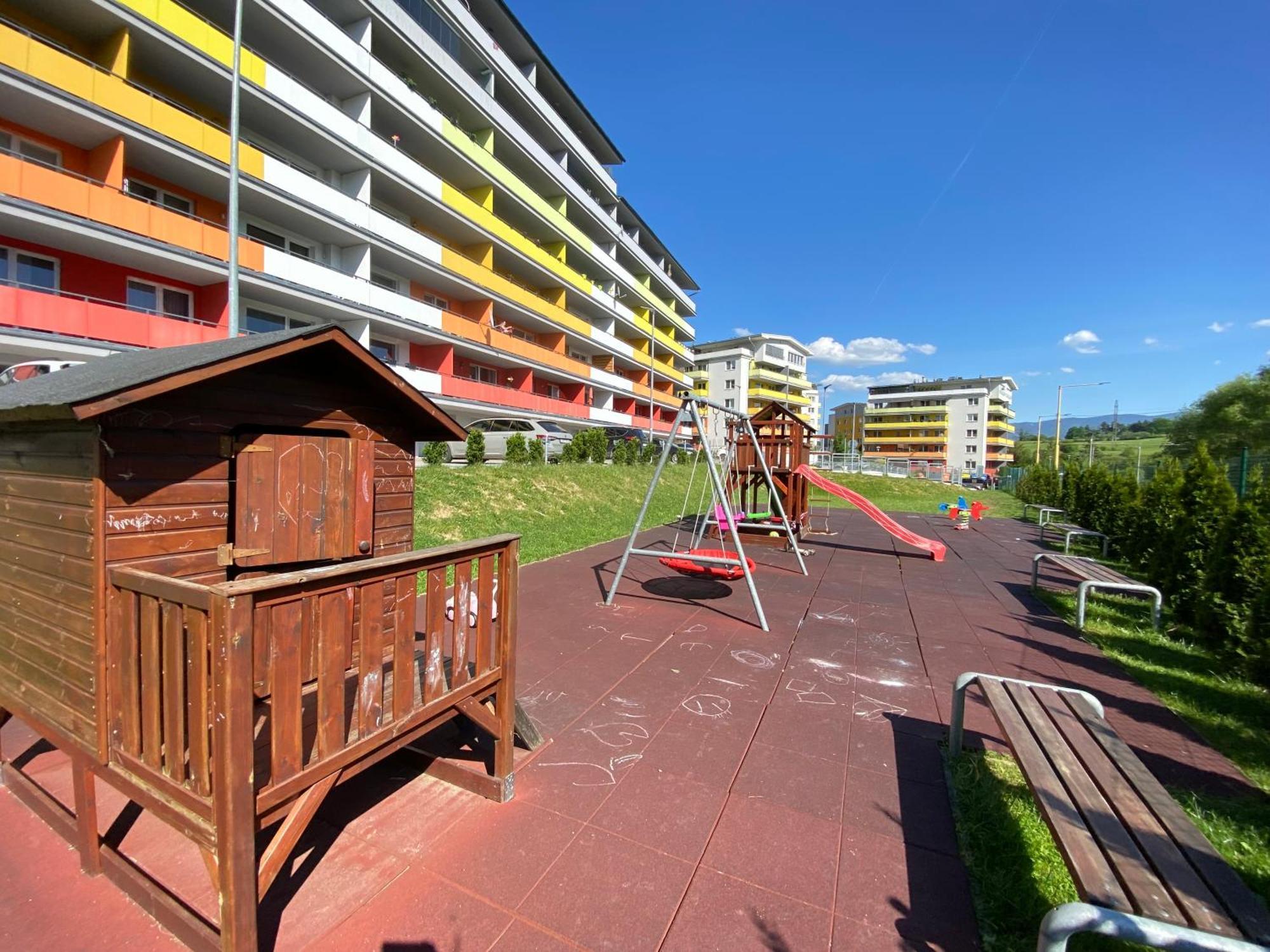 日利纳Apartman Slnecna Terasa S Vlastnym Parkovanim Na 2 Auta公寓 客房 照片